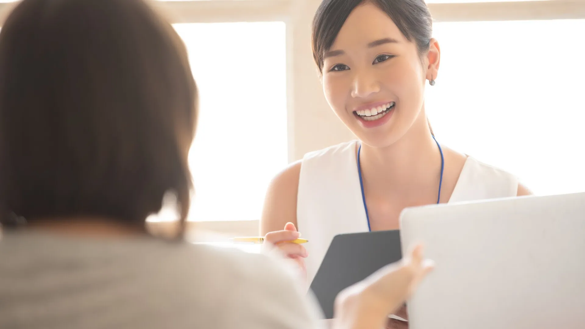 顧客ロイヤリティを高める方法とは？知っておきたい施策と考え方を解説